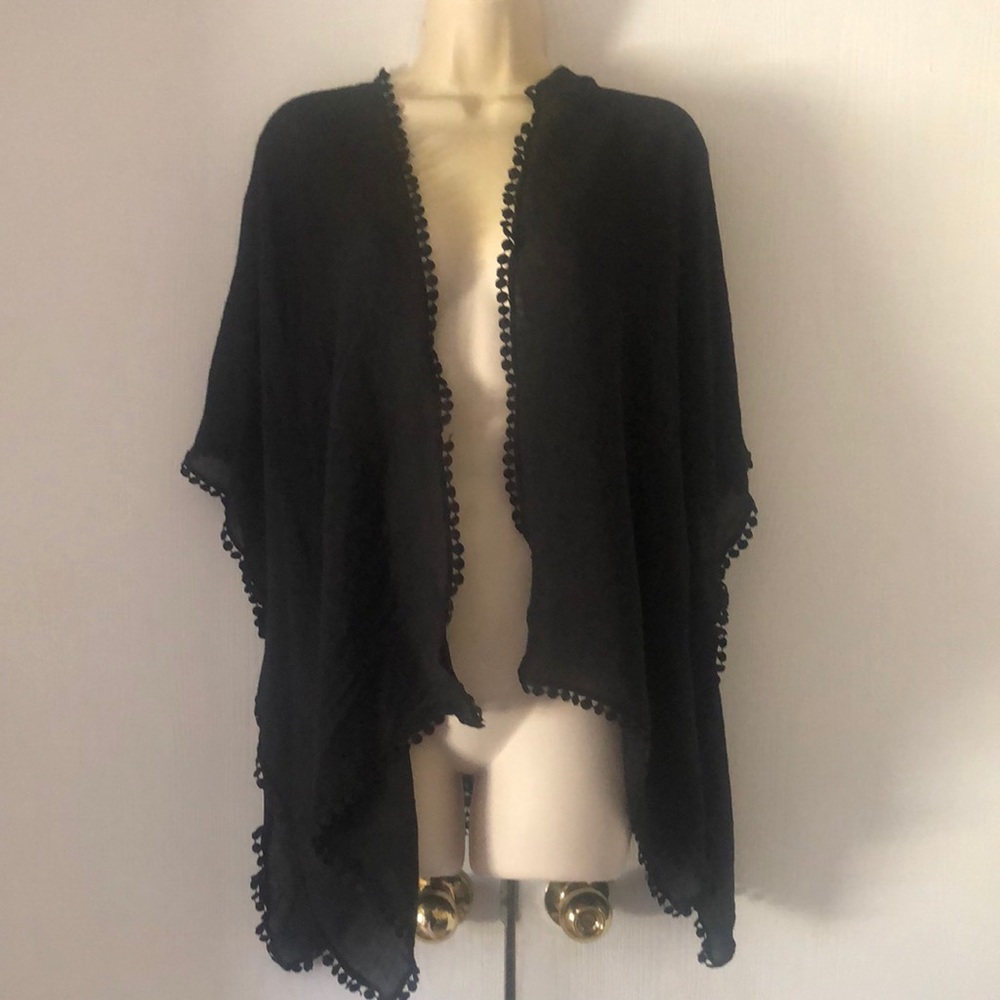 Woman’s spring Steve Madden black rayon kimono cardigan